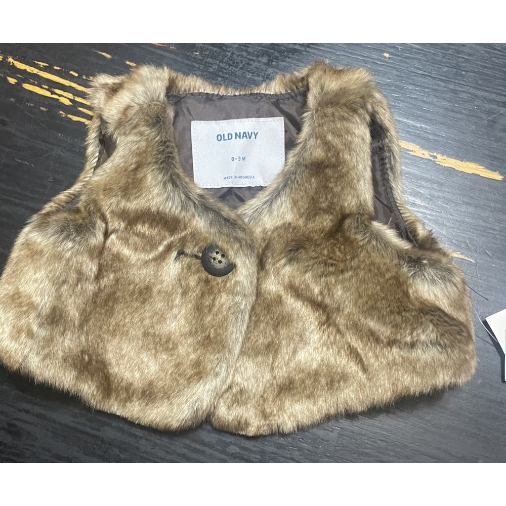 Old navy faux fur girls 0-3m vest!